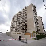 Solid * Mamaia