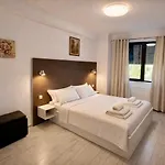 Solid * Mamaia