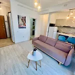Solid Apartment Mamaia