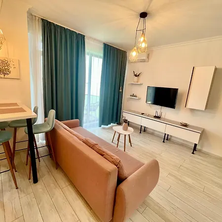 Solid Apartment *
