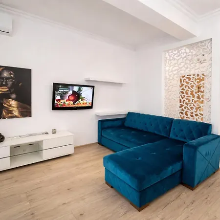 Solid Apartment